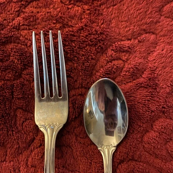 Elegant Silver Fork and Spoon Set.
International 18/10. Excellent condition. - Picture 2 of 7